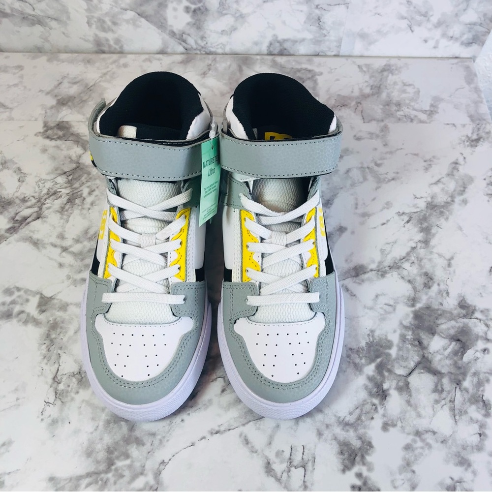 NWT DC Shoes  Pure High-Top EV Sneakers Size 4 Color White/Grey/Yellow (WYY) .